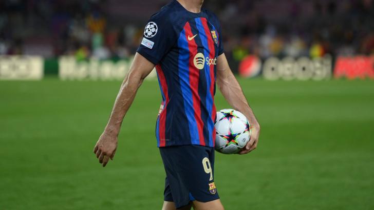 Lewandowski tendrá que llevarse muchos balones a casa para batir a Messi